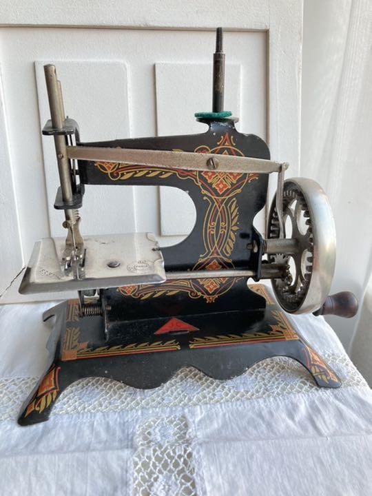 Antique Vintage Hand Crank Sewing Machine Paris Baby Toy Display Junk